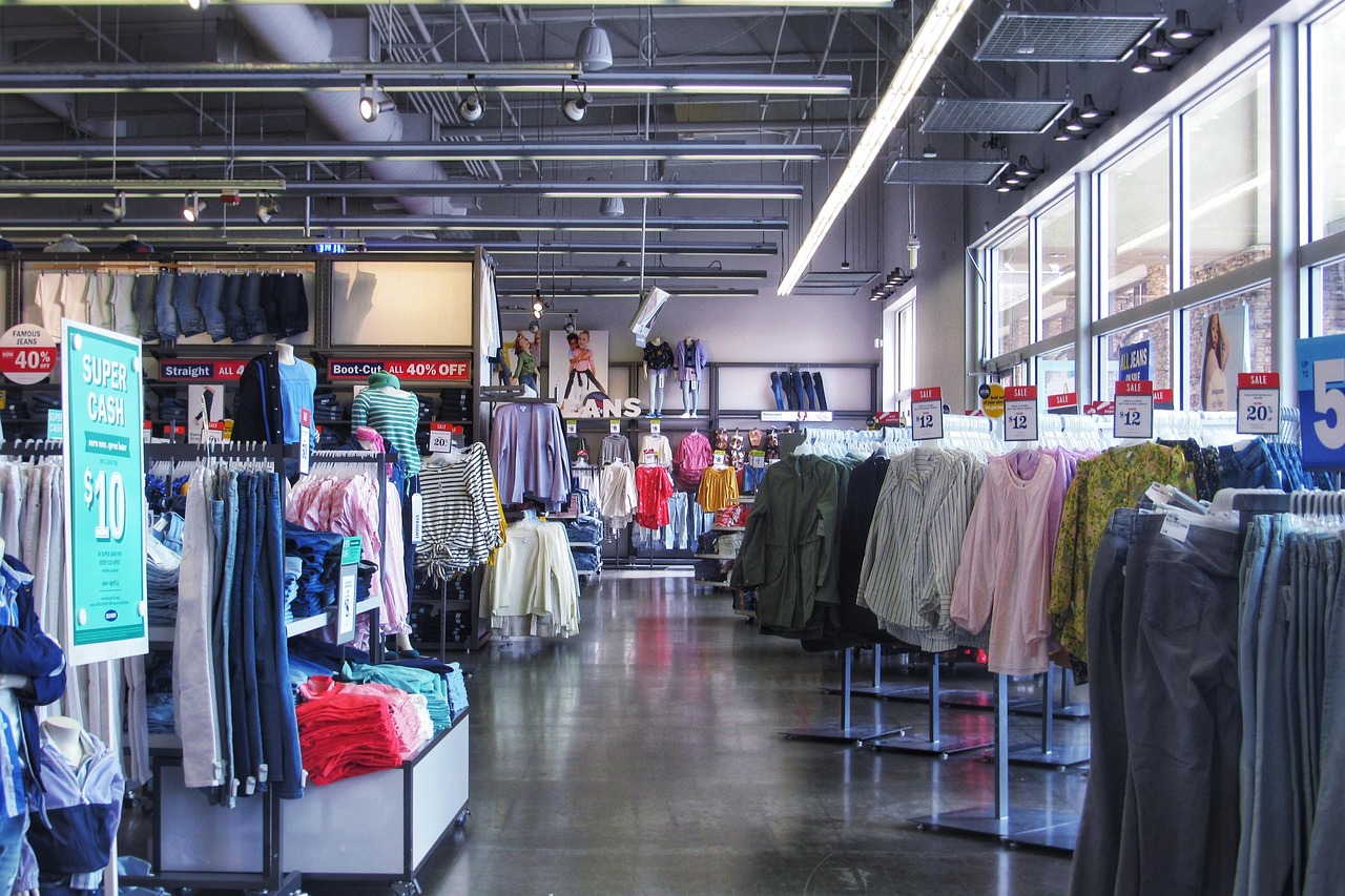 Interior de una tienda moderna en Jerez